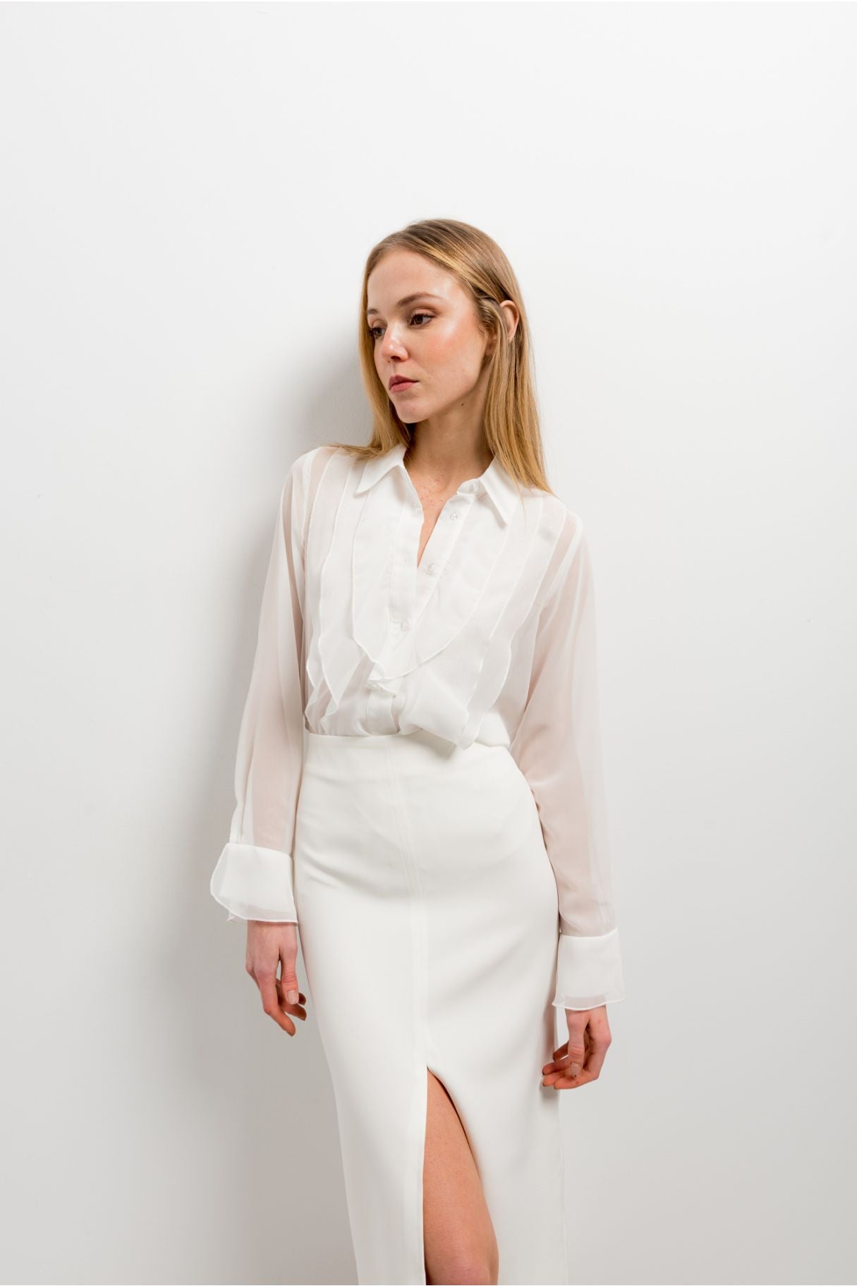 Gonna longuette in tessuto tecnico con spacco davanti e dietro