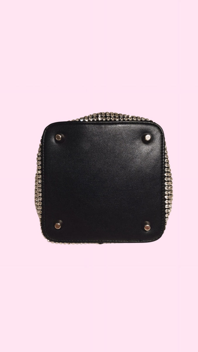 Borsa in strass con tracolla rimovibile e chiusura a clip