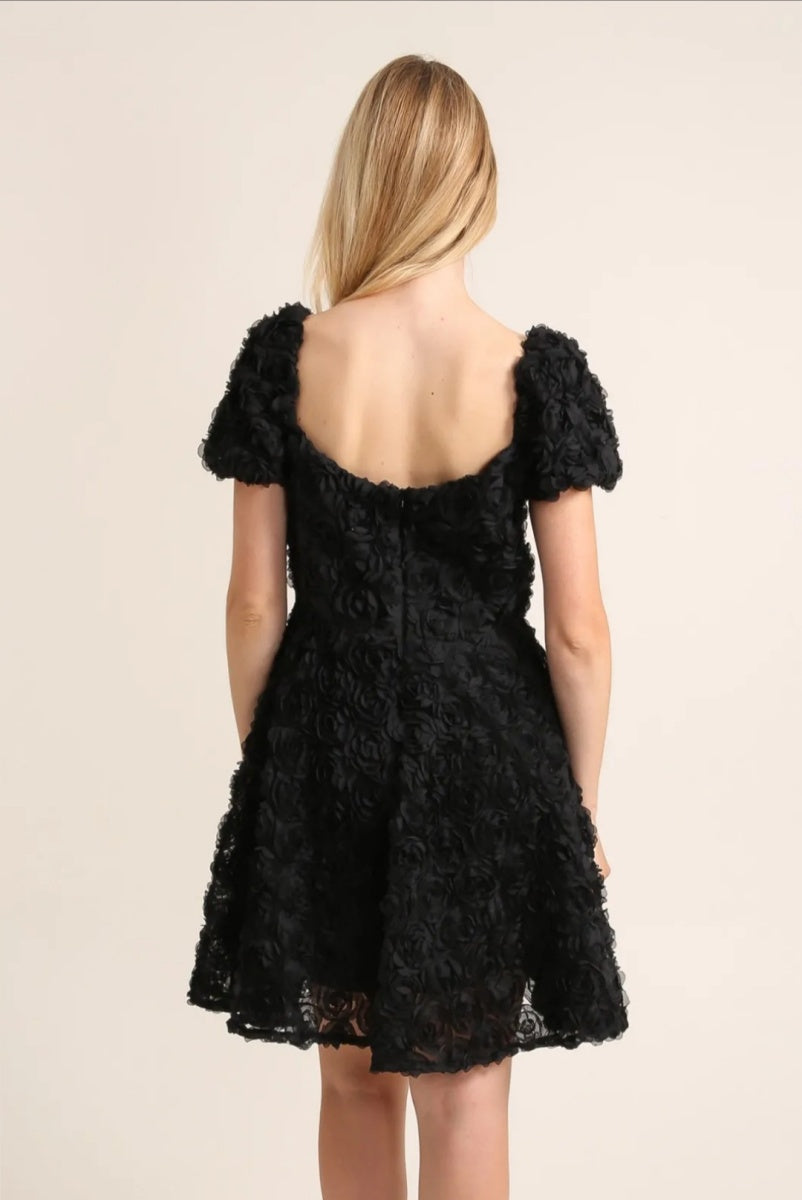 Abito svasato con rose in 3 D