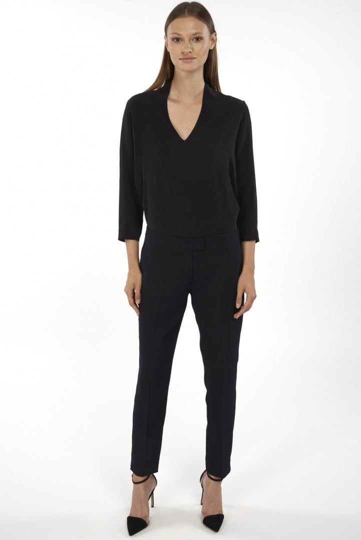 Pantalone blu in cady con tasche laterali