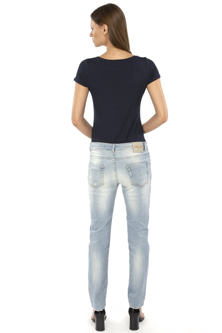 Maglietta blu con scollo a girocollo