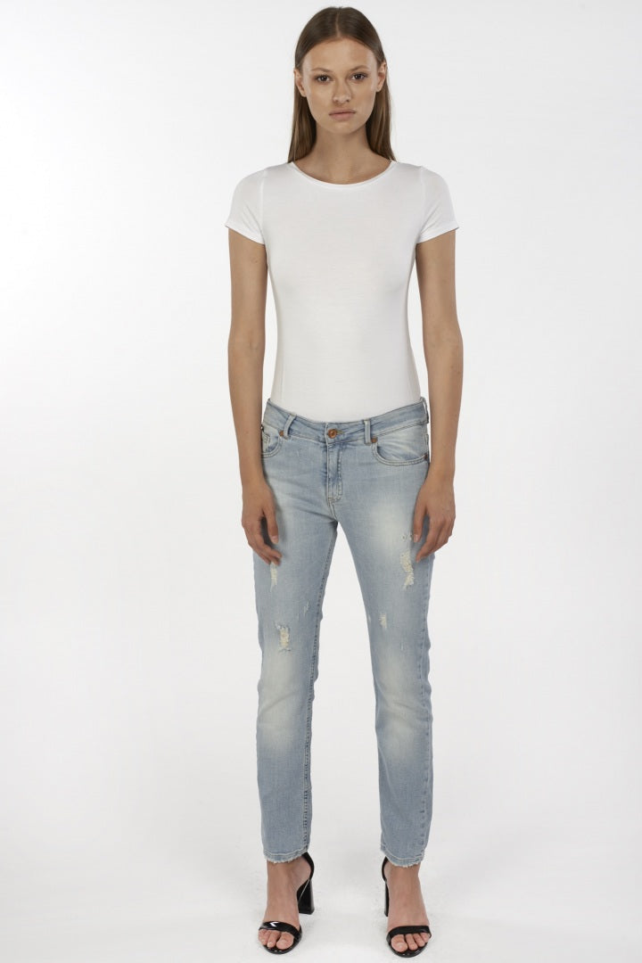 Maglietta bianca con scollo a girocollo