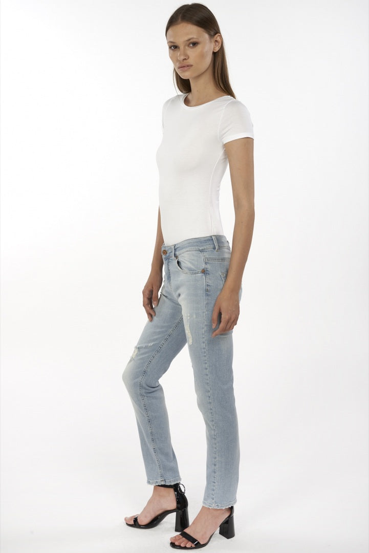 Maglietta bianca con scollo a girocollo