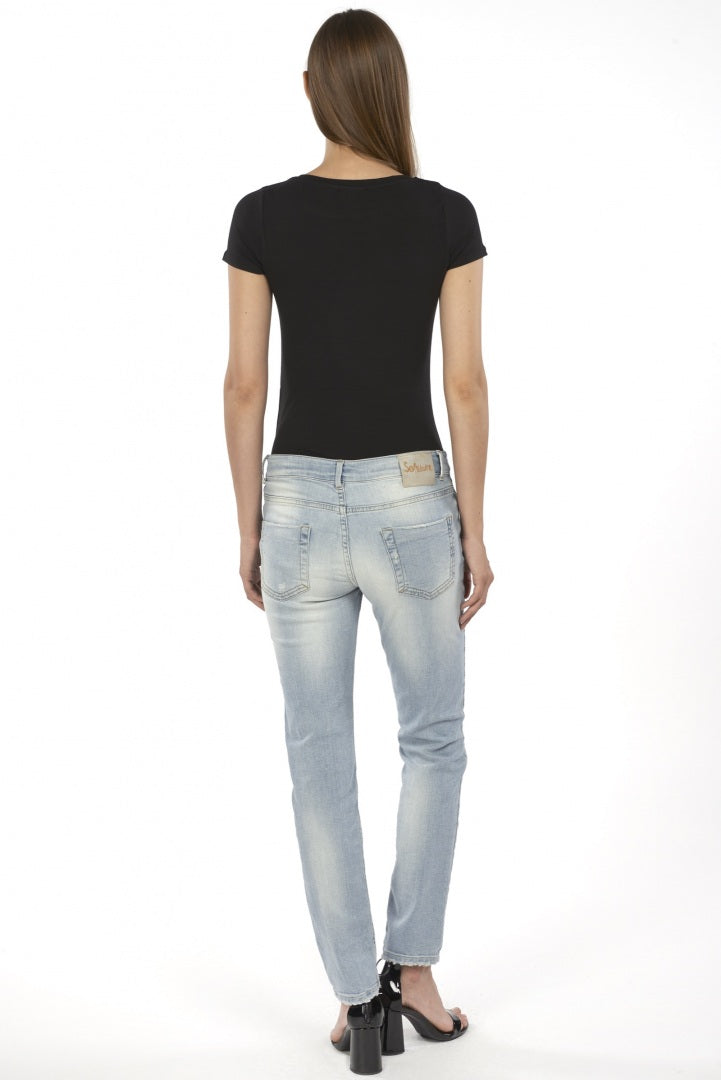 Maglietta nera con scollo a girocollo